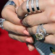 Engagement Rings Celebrity Husbands Designed Photos Of Jewelry Celebrities Created Carrie Underwood Wedding Ring Carrie Underwood Engagement Ring Celebrity Engagement Rings