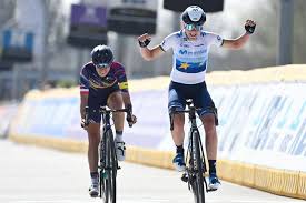 At the tokyo 2020 games, van vleuten would have thought she'd done everything right in the 137 kilometers (85 miles) race, finishing with a time of three hours and 54 minutes. Baloise Ladies Tour Eert Overleden Jolien Verschueren Minuut Stilte Voor De Start Van Etappe In Eeklo Wielrennen Oost Vlaanderen Hln Be