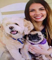 Can someone edit the photo of her doggies?