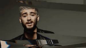 Wake up, zayn malik has released the clip for pillowtalk! Pillowtalk Zayn Zayn Malik Gif On Gifer By Jothis