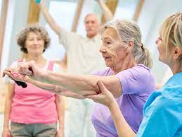 Cette activité met en place des activités physiques adaptées, vectrices de santé et favorisant la qualité de vie des personnes, les interactions sociales et la aménager ou initier des activités physiques adaptées, favorisant la redynamisation individuelle et l'insertion sociale voire professionnelle des. Activite Physique Adaptee Chez Les Seniors France Assos Sante