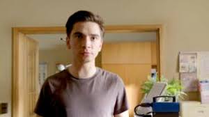 Im interview spricht er über ausgrenzung, die er selbst als kind erlebt hat, und was man von protagonist toni lernen kann. Tonis Welt