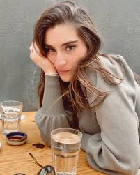 Sara Castañeda (@saracastam) • Instagram photos and videos