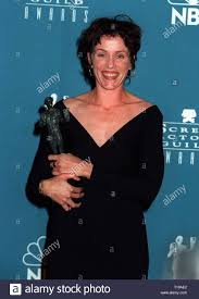 Macy), стив бушеми (steve buscemi) и петер стормаре (peter stormare). Los Angeles Ca Februar 23 1997 Fargo Star Frances Mcdormand Mit Dem Screen Actors Guild Award Fur Lieblings Schauspielerin In Einer Hauptrolle In Einem Film Pix Paul Smith Stockfotografie Alamy