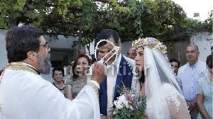 Η μαρία τζομπανάκη ζει τα τελευταία χρόνια στην αμερική, αλλά δεν ξεχνά τον τόπο της και τους ανθρώπους του, την κρήτη. Pantreythke H H8opoios Maria Tzompanakh Sthn Ekklhsia Th Synodeyse O Gios Ths