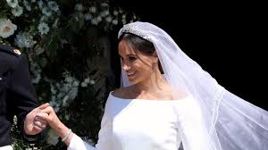 See all the pictures of meghan markle's wedding hair from the front, the side, and the back. Meghan Markle S Bridal Hair Breaks With Tradition At The Royal Wedding Vogue