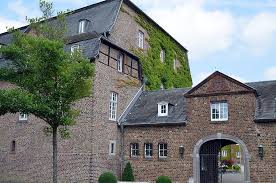 The area is popular for cycling and. Haus Overbach Die Weltenbummler