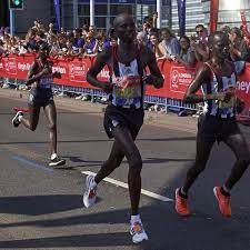 The men's race held on the same course is a 10km contest for 26 men beginning at 6:30 am on august 5. World Record Marathons Are Men Or Women Better At Pacing A Marathon