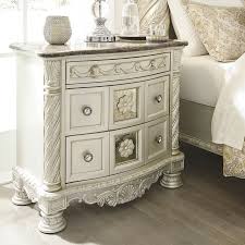 Reminiscent of classic mediterranean designs, esperanto bedroom collection is fluent in shape and detail. Cassimore Canopy Bedroom Set Signature Design By Ashley Furniturepick