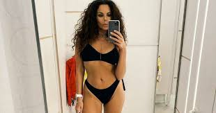 Певица то набирает вес, то теряет. Shikarno Pohudela Nastya Kamenskih Pohvastalas Figuroj V Krop Tope I Mini Photo Blognews Am