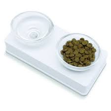 Bu yüzden mama kabını gürültülü, diğer kedi veya köpeklerin ya da çocukların olduğu kalabalık bölgelerden uzak bir noktaya konumlandırmanız kritiktir. Catit Beyaz Ikili Cam Kedi Mama Kabi Seramik Kedi Mama Kabi Seramik Kedi Su Kabi Cesitleri Ve Fiyatlari