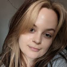 Violet Daniels's Instagram, Twitter & Facebook