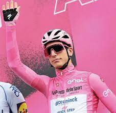 Maybe you would like to learn more about one of these? Joao Almeida Agarra Se A Camisola Rosa Do Giro Gazeta Das Caldas