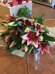 Claro, full discreción de mi parte, es parte de mi trabajo. Hoppagrass Florist Home Facebook