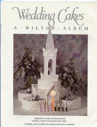 For a first wedding cake, it was amazing with wilton's help! Wedding Cakes A Wilton Album Staff Wilton Enterprises 9780912696430 Amazon Com Books