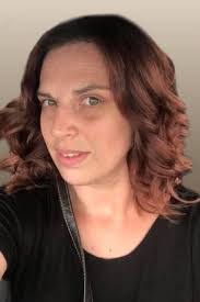 Elizabeth Beattie's Instagram, Twitter & Facebook