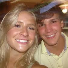 We live a party lyfe🍾