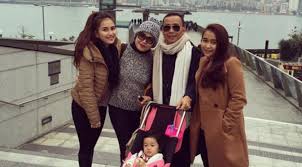 Adapun permasalahan yang anda kemukakan apabila seorang ibu mengeluarkan sumpah serapah yang tidak baik akibat anaknya mencoba mengingatkan kesalahannya, tentu sikap ibu tersebut tidak dibenarkan. Astaghfirullah Lihat Apa Yang Dilakukan Ayah Dan Ibu Ayu Ting Ting Ini Terang Terangan Menyindir Nagita Slavina Banjir Sumpah Serapah Netizen