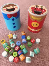 ガムテープを貼ってつくったので 拭きとれて衛生的 手作りおもちゃ 赤ちゃん おもちゃ 手作り 手作り おもちゃ 0歳