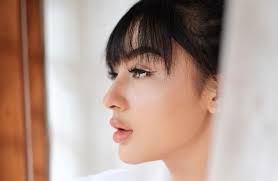Pernah rilis lagu hingga main film. 5 Pesona Calon Istri Ali Syakieb Margin Wieheerm Model Cantik Keturunan Pakistan