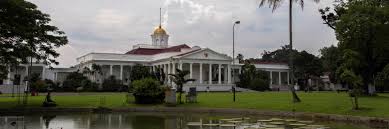 Kesempatan ini digunakannya untuk mengumpulkan tanaman dan benih dari bagian lain nusantara. Presiden Jokowi Akan Boyongan Ke Istana Bogor Bogor Rain Cake