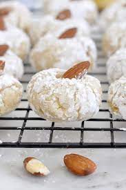 A Blog About Italian Food Quick And Easy Recipes Cooking Experiences And Tips Visit My Blog Get Inspi Italian Almond Cookies Almond Recipes Almond Cookies