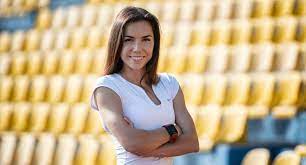 Hun representerte landet sitt under vm i friidrett 2015 i beijing, der hun ble nummer 7 på 800 meter.1 Joanna Jozwik Chce Pomoc Pasjonatom Biegania Polepszac Wyniki Poprzez Zaszczepienie Mojej Energii I Podejscia Do Biegania Odmien Swoje Zycie Dzieki Bieganiu