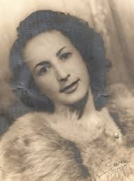 Vivian Stevenson's Instagram, Twitter & Facebook