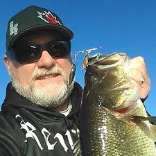 Is it normal for rod eyes to be misaligned?