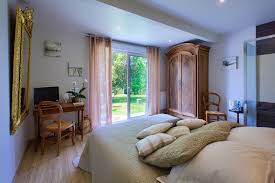 Première interprétation du rêve de chambre: La Closerie Sadirac Gay Bordeaux Gironde Gay Sejour