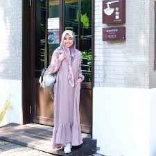 Tapi buat kamu pecinta denim, bukan berarti nggak bisa pakai denim saat ke kampus kok. 7 Inspirasi Ootd Hijab Simpel Untuk Pergi Ke Kampus Golaundry