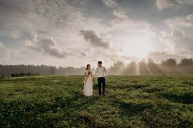 Scopri ricette, idee per la casa, consigli di stile e altre idee da provare. L T Casual Pre Wedding Photoshoot At Coney Island Juxtapose Pix Singapore Pre Wedding Actual Day Photography