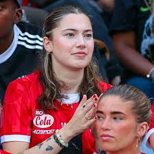 Hainaga shida ukiwa na team Kama hii, mwadui kesho itapona kweli? Simba  raha Sana,Simba nguvu moja, Simba mpooooo