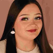 Q&A with Lindsey Rowley, social media's makeup darling from Rochester