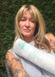 Karen Slater's Instagram, Twitter & Facebook