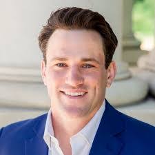 Jennifer Lorentzen's Instagram, Twitter & Facebook