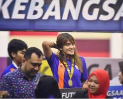 Pelajar tersebut, nur fadilah menerusi twitter telah memuat naik sebuah video berdurasi 9 saat yang memaparkan. Siapa Penjaga Gol Futsal Wanita Malaysia Yang Dikatakan Mampu Cairkan Hati Ramai Lelaki Kisah Dunia