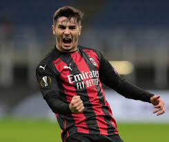 4 a los 7 años, fue fichado por el málaga y jugó en las divisiones infantiles. Real Madrid Transfers The Condition Brahim Diaz Would Need To Return