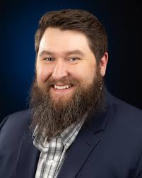 Meet Jeff Lenarz! Jeff Lenarz has been with the City of Robbinsdale since  2018 and currently serves as the License Center Manager. Jeff has spent the  past seven years helping residents navigate