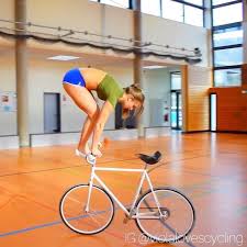 This Mind Blowing Artistic Cyclist Is Stronger Than A Tour De France Rider Cyclist Tour De France Female Cyclist