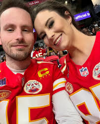 I can't wait! 💪 ❤️💛🏈