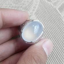 Jika kebetulan ada jenis yang ditemukan mengandung beberapa partikel emas, maka banyak orang akan menyebutnya dengan kuarsa emas. Jual Natural Chalcedony White Chalcedony Anggur Putih Keladen Baturaja Bengkulu Batu Akik 100 Indonesia Di Lapak Batumulia Permata Bukalapak