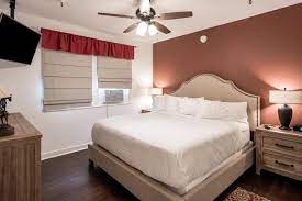 Located at the heart of palm beach, we showcase exceptional hospitality, sophisticated interiors and beautifully designed rooms and suites. Palm Beach Historic Inn Palm Beach Aktualisierte Preise Fur 2021