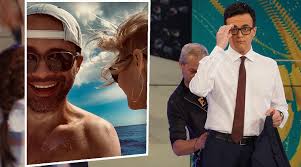 Ăia ar fi nişte infractori abuzivi în folosirea libertăţii cuvântului, asupra cărora ponta e musai să se năpustească brutal cu fărădelegile legilor lui. Ea Este SoÈ›ia Lui Mihai Gadea Cu Ce Se OcupÄƒ Agatha Kuri JumÄƒtatea Directorului De La Antena 3 Stiri De Ultima Ora