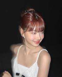 230814 Atualização do Instagram da Hong Eunchae (2) : r/lesserafim