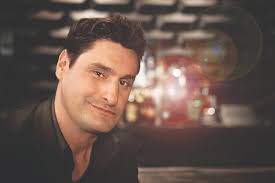 The 4 Word Answer: Who Are You in 4 Words?: Shuter, Rob: 9781637580226:  Amazon.com: Books