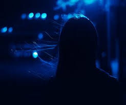 Senin Gulunce Kisilan Gozlerin Benim Olmayacak Umutlarim Blue Aesthetic Blue Neighbourhood Dark Aesthetic