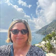 Phone case for cut-resistant purse protection in Rome?