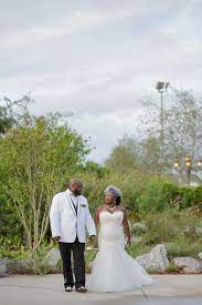 Wedding Photography By Raleigh North Carolina Wedding Photographer But A Moment Photograp Wedding Photography Wedding Photography Inspiration Plan Your Wedding