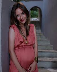 Nu a fost programat, dar e ceva ce. Adela Popescu Va NaÈ™te In Aproximativ 2 Luni Verdict Ro